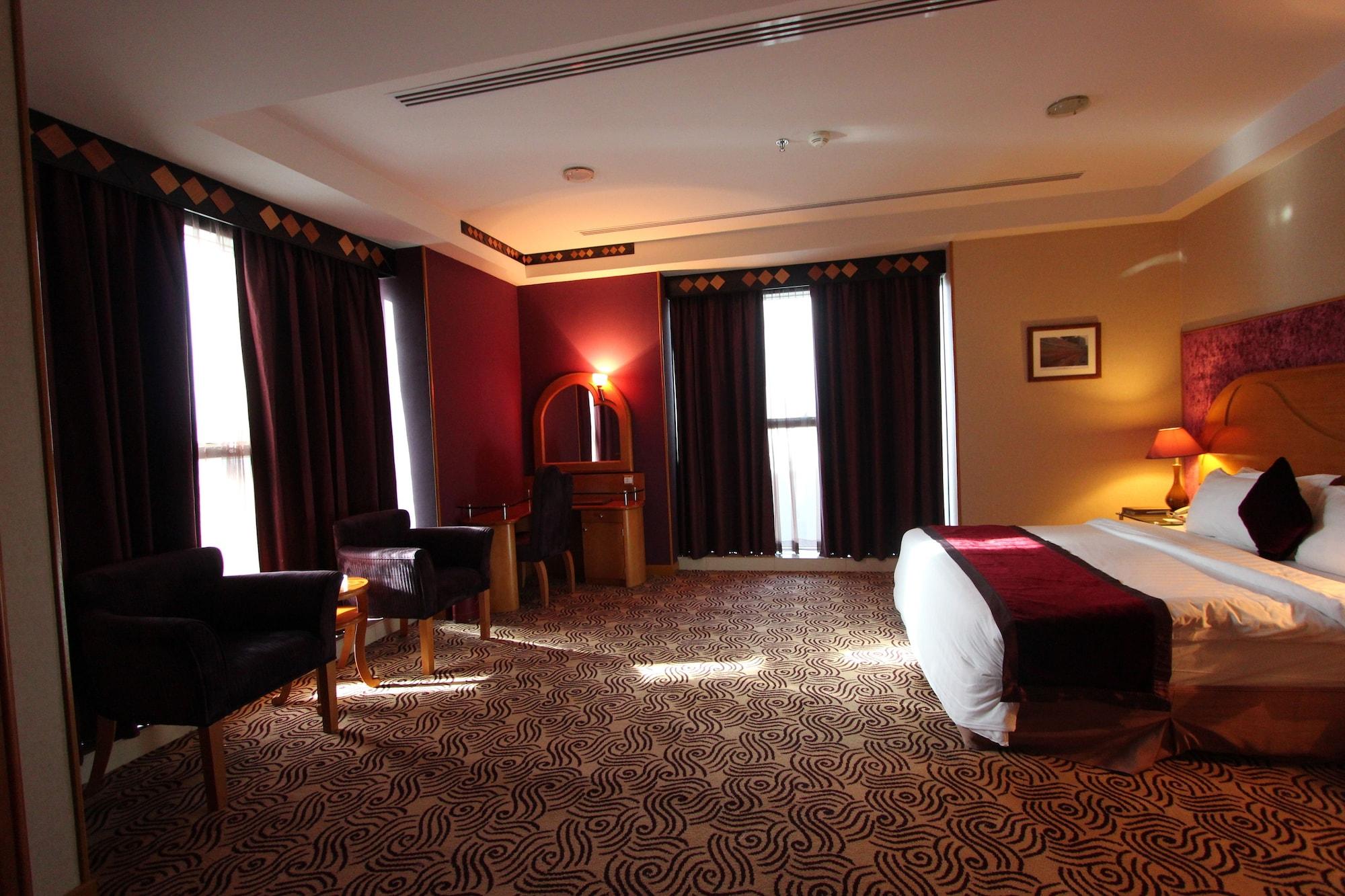 Awaliv International Hotel Ta'if Esterno foto A room at the hotel