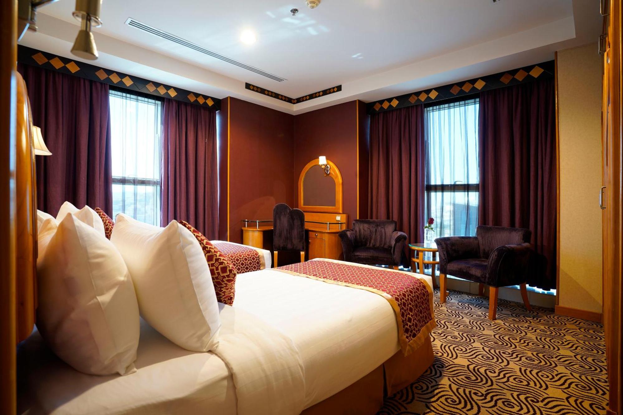 Awaliv International Hotel Ta'if Camera foto A room at the hotel