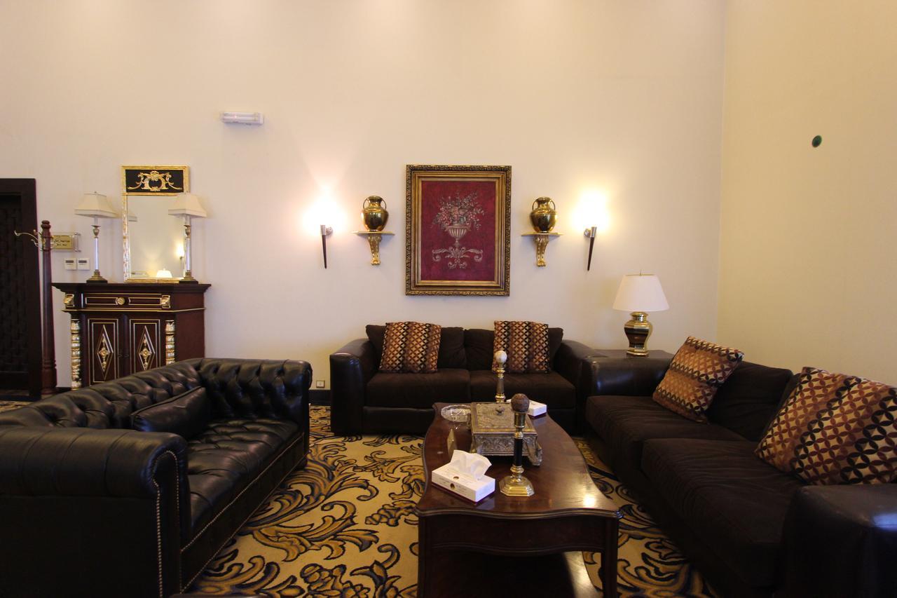 Awaliv International Hotel Ta'if Esterno foto The drawing room