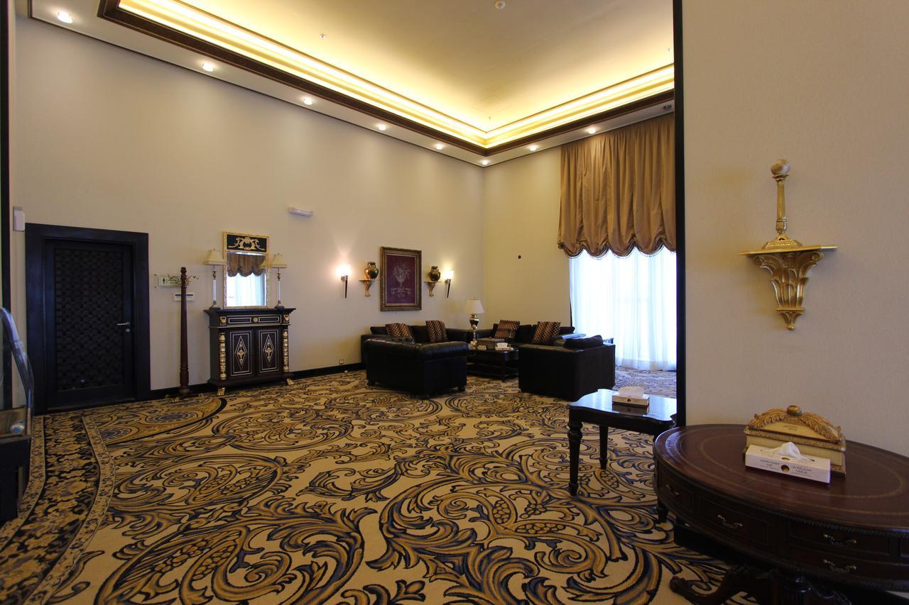 Awaliv International Hotel Ta'if Esterno foto A room at the hotel