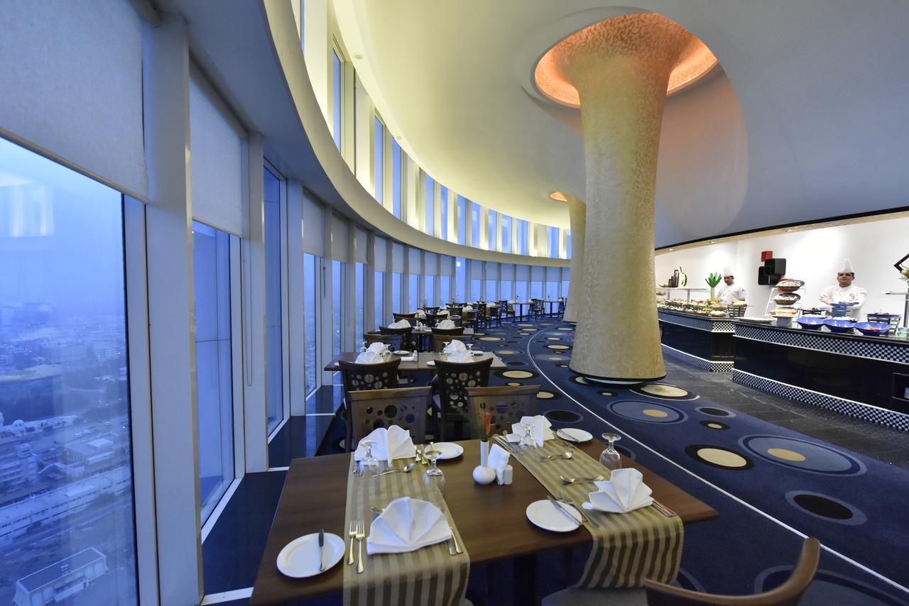 Awaliv International Hotel Ta'if Esterno foto The restaurant