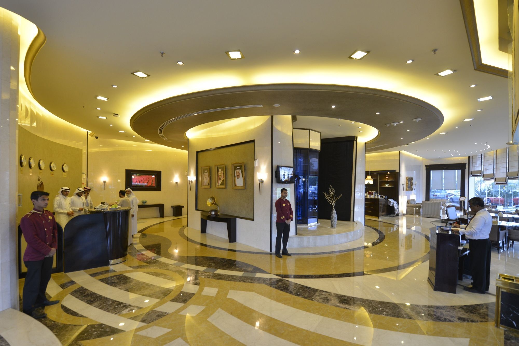 Awaliv International Hotel Ta'if Esterno foto Lobby